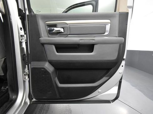 Used 2016 RAM 3500 Big Horn image 40