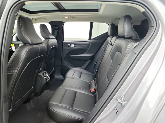 New 2026 Volvo XC40 B5 Plus w/ Protection Package Premier AWD/4WD image 28