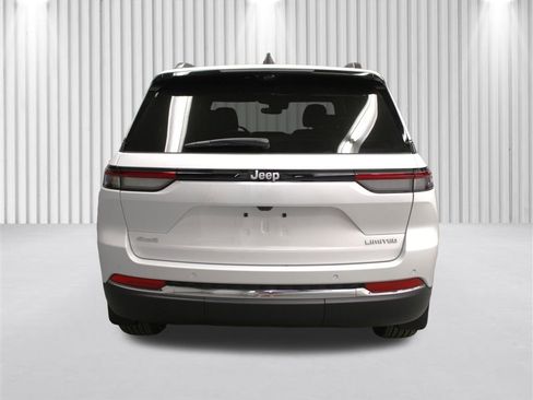 New 2025 Jeep Grand Cherokee Limited w/ Luxury Tech Group II image 4