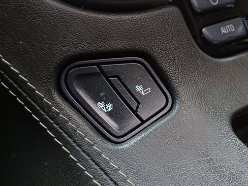 Used 2019 Chevrolet Tahoe LT w/ Luxury Package image 23