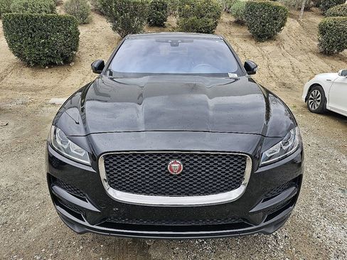 Used 2020 Jaguar F-PACE Premium image 5