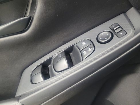 Used 2025 Nissan Sentra S image 27