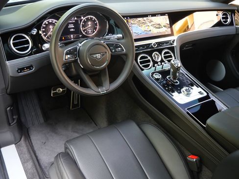 Used 2024 Bentley Continental GT AWD/4WD image 2