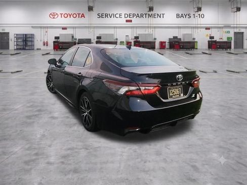 Used 2021 Toyota Camry SE w/ Cold Weather Package AWD/4WD image 8