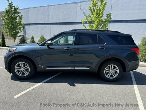 Used 2023 Ford Explorer XLT w/ Equipment Group 202A AWD/4WD image 2