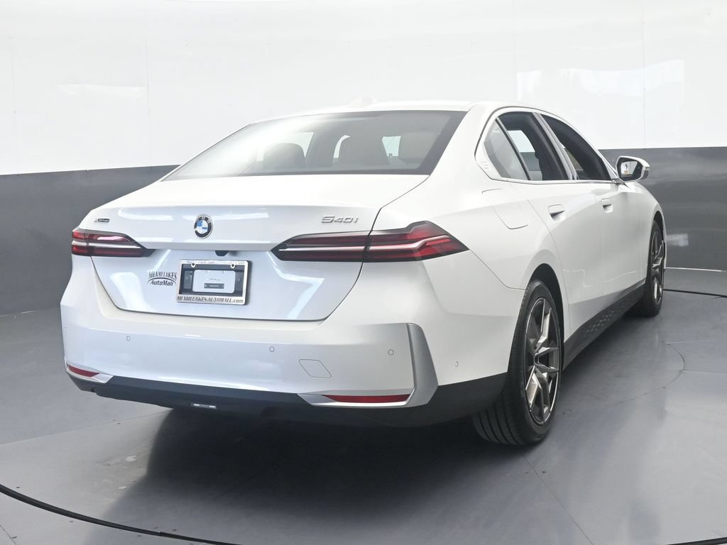 Used 2026 BMW 540i xDrive AWD/4WD image 5