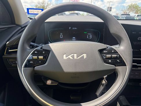 Used 2026 Kia Niro LX FWD image 25