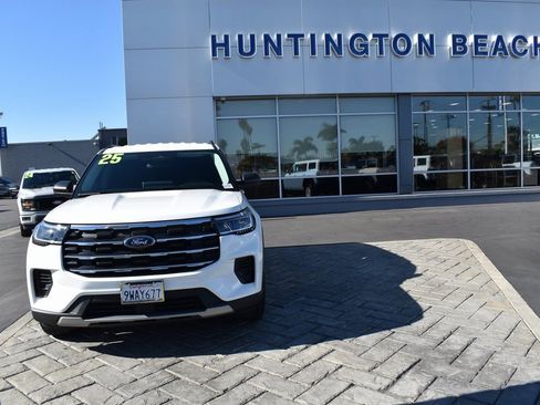 Used 2025 Ford Explorer Active image 25