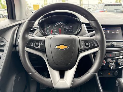 Used 2020 Chevrolet Trax Premier FWD image 18