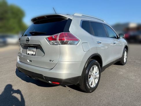 Used 2016 Nissan Rogue SV w/ SV Moonroof Package FWD image 8