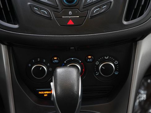 Used 2016 Ford Escape SE FWD image 19