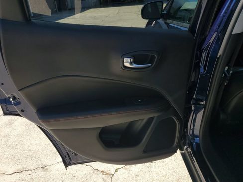 Used 2018 Jeep Compass Trailhawk w/ Leather Interior Group AWD/4WD image 19