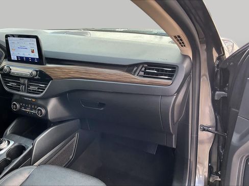 Used 2020 Ford Escape Titanium FWD image 18