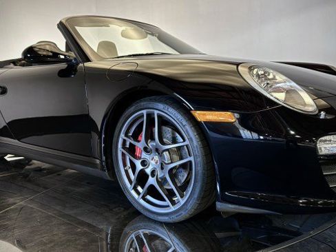 Used 2012 Porsche 911 Carrera 4S AWD/4WD image 18