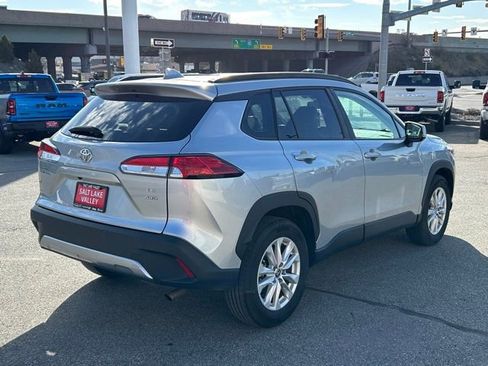 Used 2022 Toyota Corolla Cross LE image 6