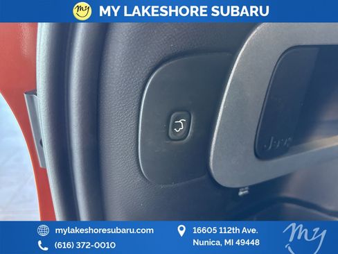 Used 2015 Jeep Cherokee Trailhawk w/ Comfort/Convenience Group image 28