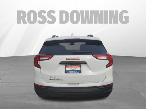 Used 2023 GMC Terrain SLE w/ Driver Convenience Package image 5