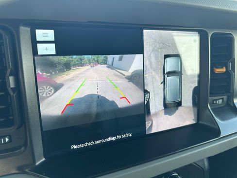 Used 2021 Ford Bronco Badlands image 16