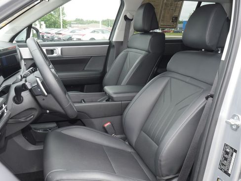 Used 2025 Hyundai Santa Fe SEL FWD image 7