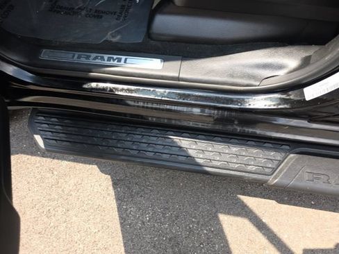 Used 2021 RAM 1500 Laramie AWD/4WD image 4