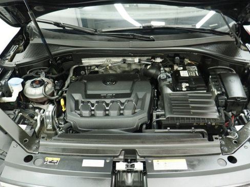 Used 2022 Volkswagen Tiguan SE FWD image 32