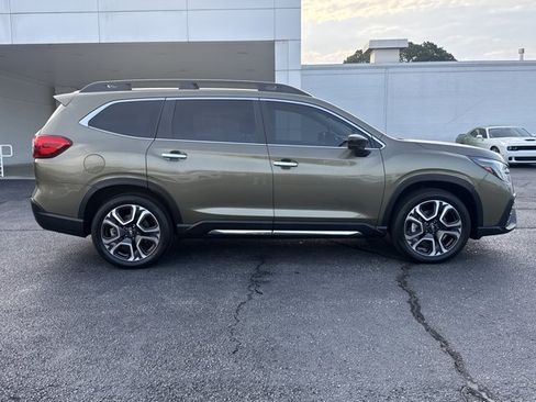 Used 2024 Subaru Ascent Touring AWD/4WD image 2