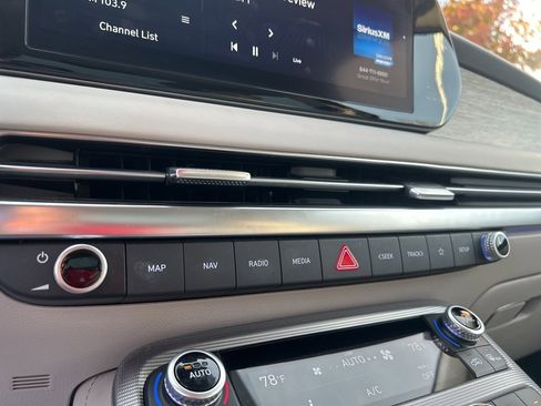 Used 2024 Hyundai Palisade Calligraphy image 18