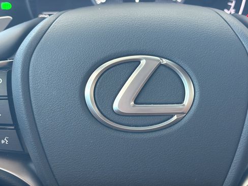 Used 2025 Lexus ES 350 w/ Premium Package FWD image 28