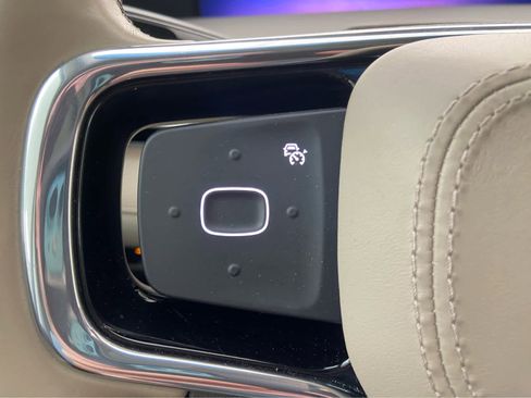 Used 2024 Lincoln Nautilus Reserve w/ Equipment Group 202A image 25