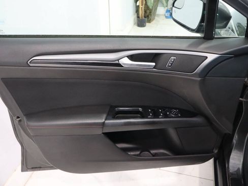Used 2016 Ford Fusion SE w/ Equipment Group 201A FWD image 23
