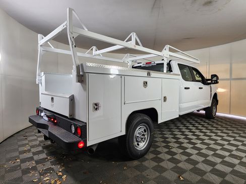 New 2026 Ford F250 XL w/ XL Chrome Package image 9