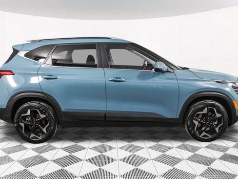 Used 2025 Kia Seltos EX AWD/4WD image 16