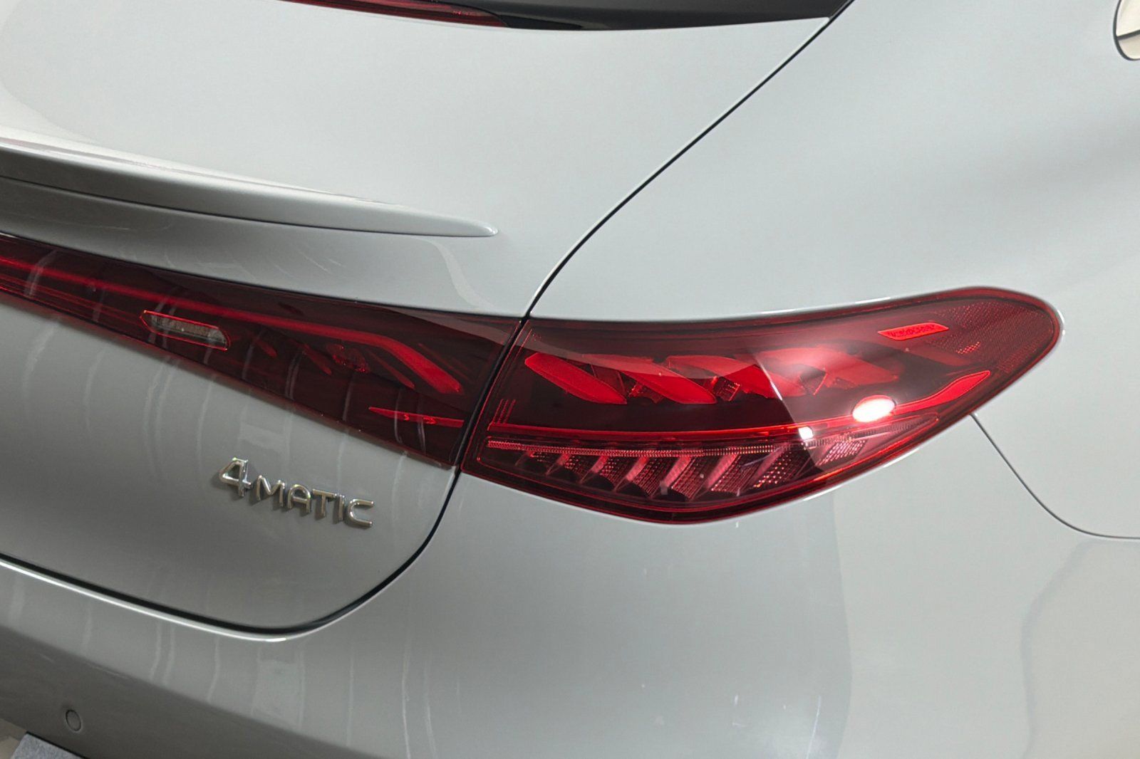 Used 2023 Mercedes-Benz EQE 500 4MATIC Sedan image 26
