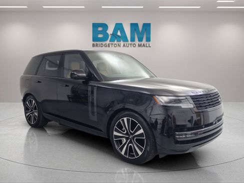Used 2025 Land Rover Range Rover SE image 9