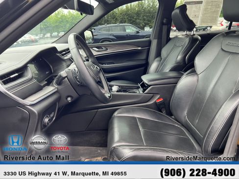 Used 2022 Jeep Grand Cherokee L Overland w/ Advanced Protech Group III AWD/4WD image 15