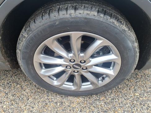 Used 2022 Lincoln Corsair AWD w/ Premium Package image 7