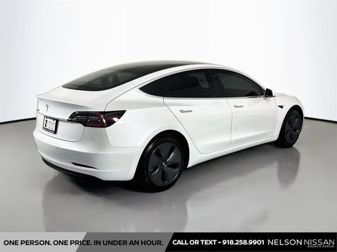 Used 2020 Tesla Model 3 Standard Range Plus RWD image 5