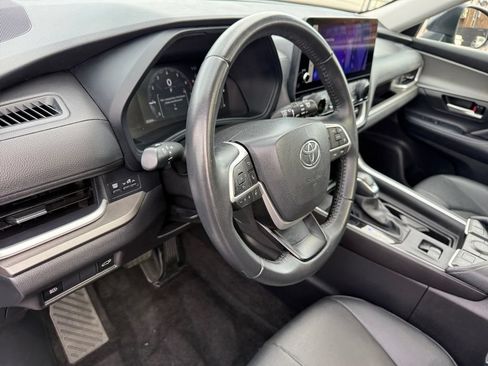 Used 2025 Toyota Grand Highlander AWD image 35