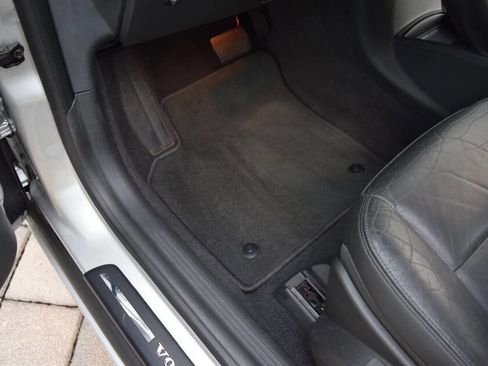 Used 2011 Volvo V50 T5 image 42