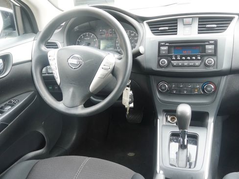 Used 2017 Nissan Sentra S image 40
