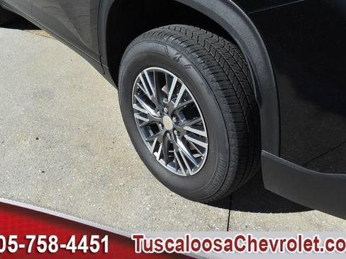Used 2025 Chevrolet Traverse LT w/ Driver Confidence Package FWD image 16