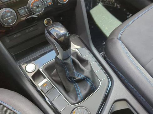 New 2025 Volkswagen Taos SE image 15