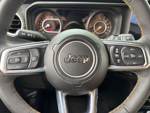 Used 2024 Jeep Wrangler Unlimited Sahara AWD/4WD image 23