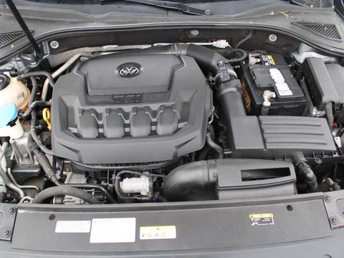 Used 2018 Volkswagen Passat 2.0T S FWD image 17