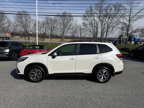 Used 2024 Subaru Forester Premium image 5