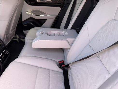 Certified 2024 Porsche Macan Turbo Electric AWD/4WD image 21