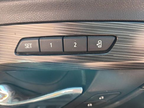 Used 2020 GMC Terrain SLT w/ Preferred Package image 15