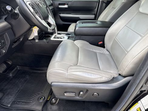 Used 2021 Toyota Tundra SR5 w/ SR5 Leather Package AWD/4WD image 12