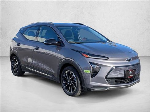 Used 2023 Chevrolet Bolt EUV Premier FWD image 3