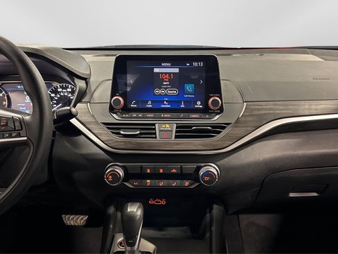 Used 2025 Nissan Altima 2.5 SV image 25